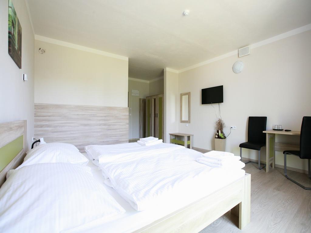 Nad Kralovnou Hotel & Restaurant Prague Extérieur photo