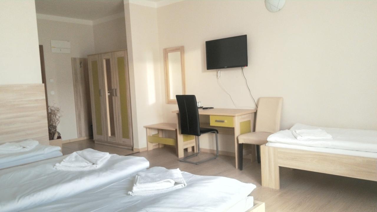 Nad Kralovnou Hotel & Restaurant Prague Extérieur photo
